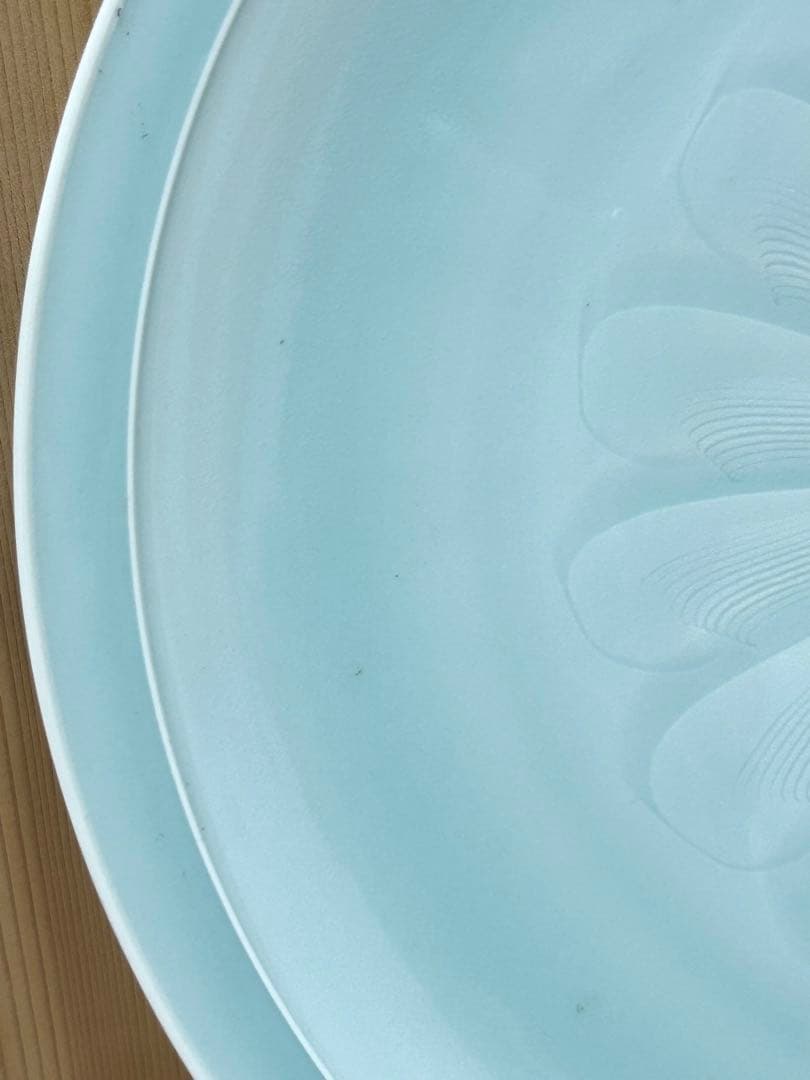 塚本快示　青白磁　菊彫高台皿　人間国宝　大皿　陶器　美術　芸術　直径39センチ