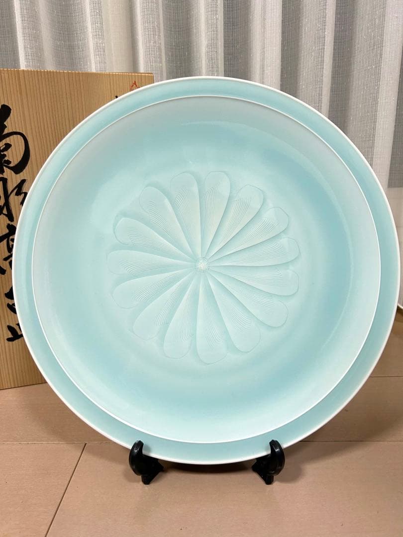 塚本快示　青白磁　菊彫高台皿　人間国宝　大皿　陶器　美術　芸術　直径39センチ
