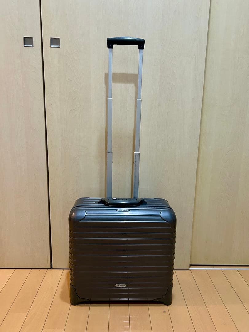 b*h様 Rimowa ビジネスとローリー 23L（機内持ち込み可／おまけ付） b*