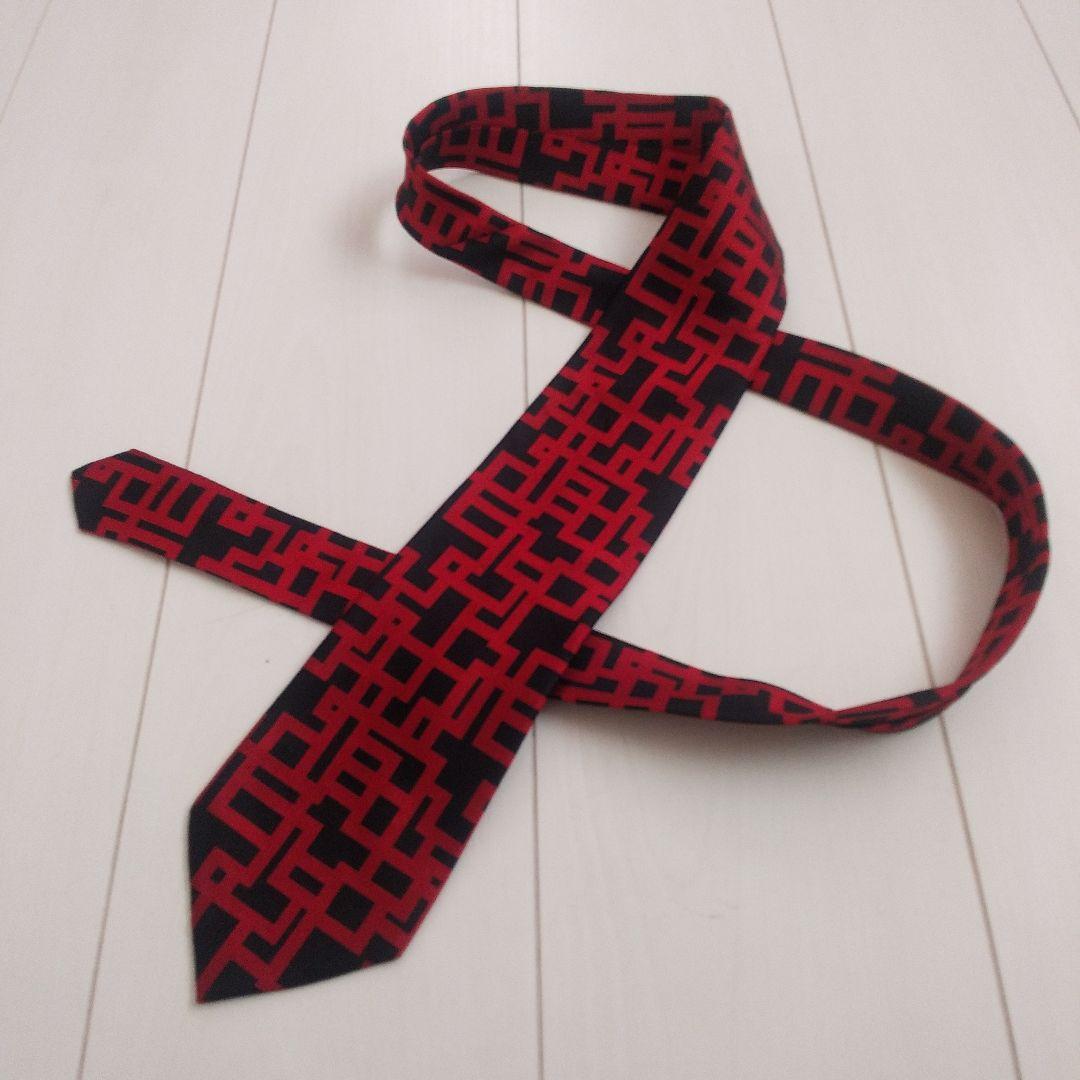 布袋寅泰 ネクタイ G柄 黒×赤ライン 美品 - メルカリ