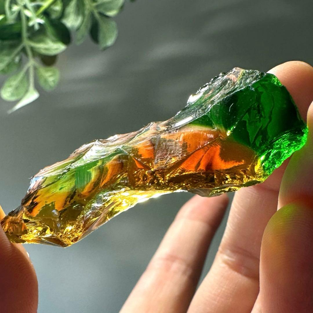 アンダラクリスタル　シエラネバダ　20.0g 南国　エメラルド　マルチカラー　金