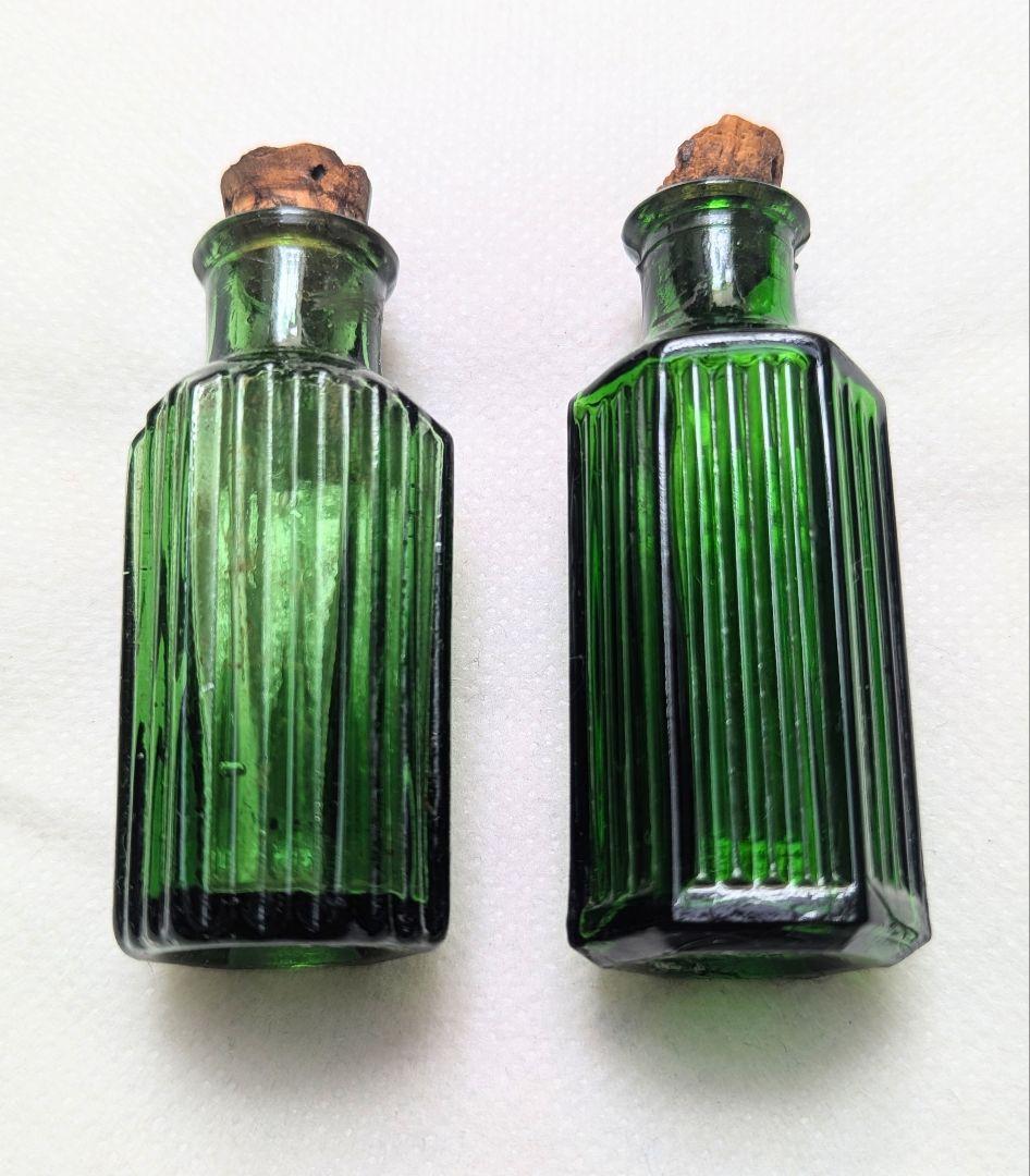 イギリスアンティーク 六角薬瓶 2本セットグリーン メディスンボトル