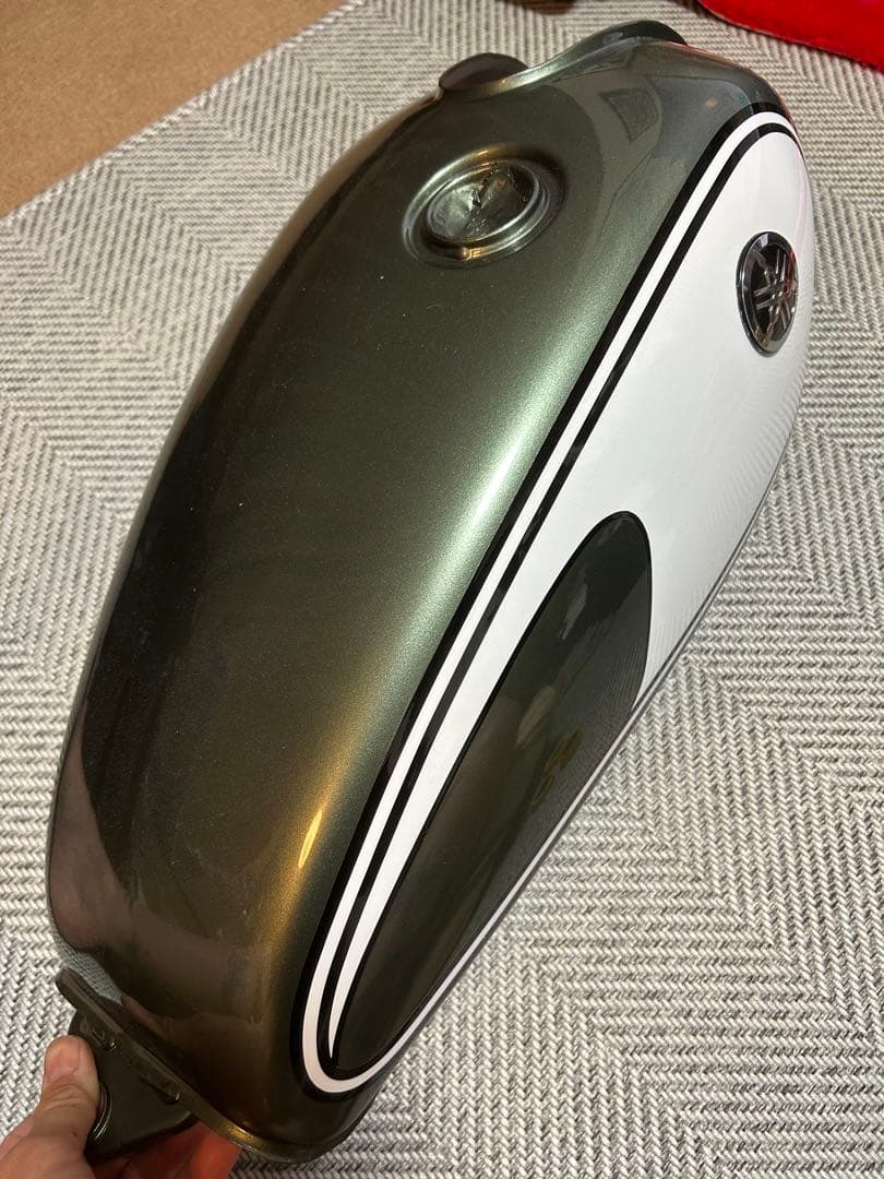 SR400 タンク グリーンメタリック レア 希少品 SR400 30th 30周年