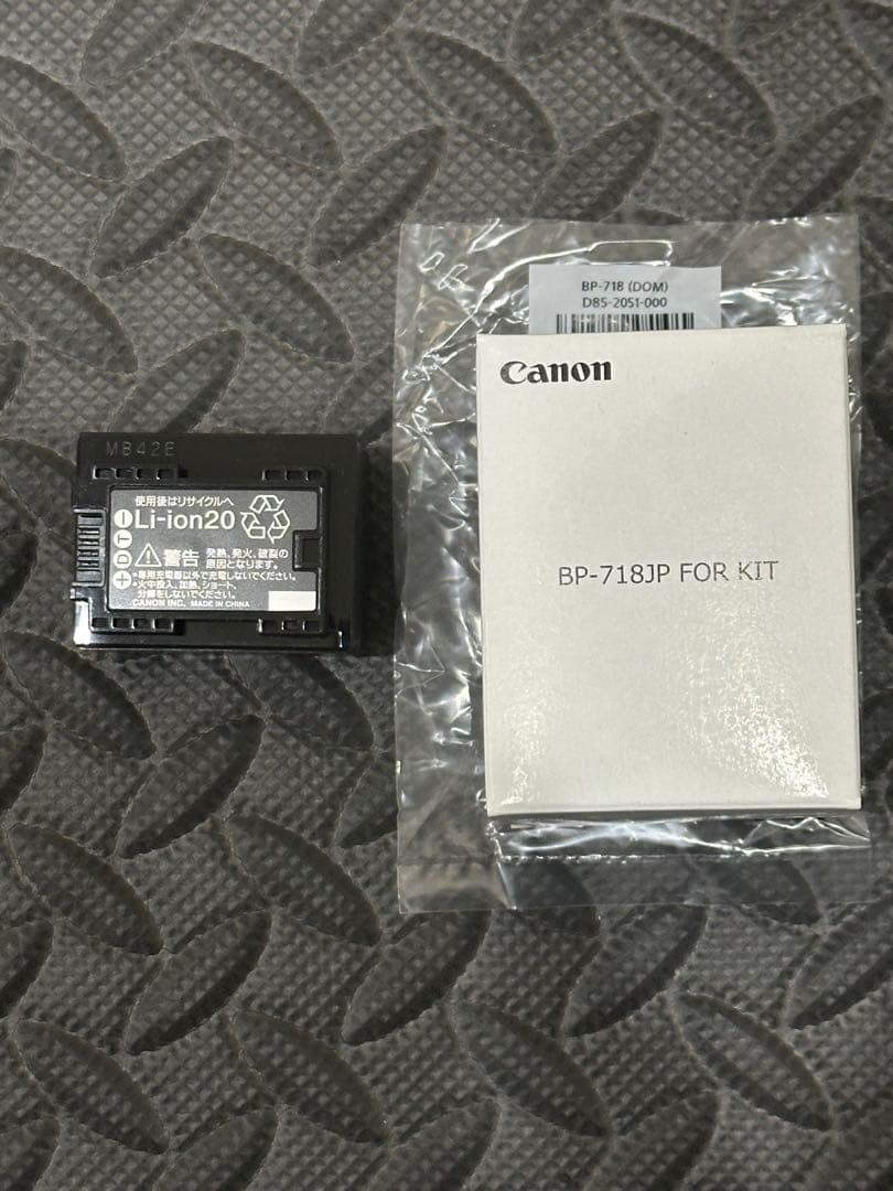 【美品】Canon HF R72 キャノン SDカード、キャリーケース付き！