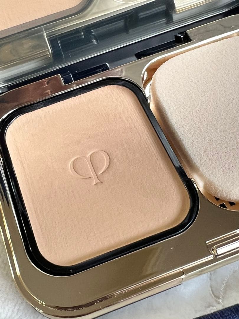 クレドポーボーテ★タンプードルエクラⅡ オークル10 ケース付き