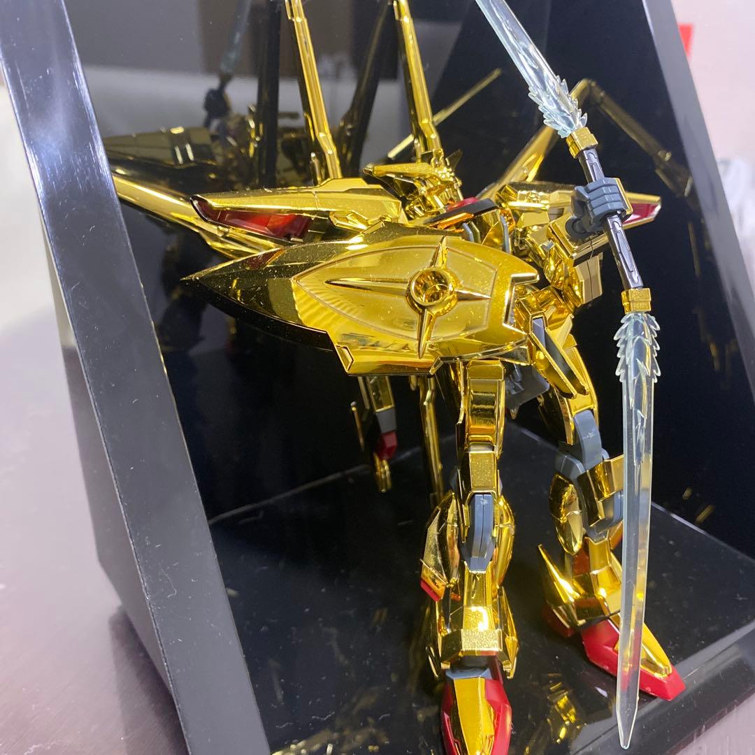 RG(リアルグレード) 金色ガンプラ　ガンダム　プラモデル完成品