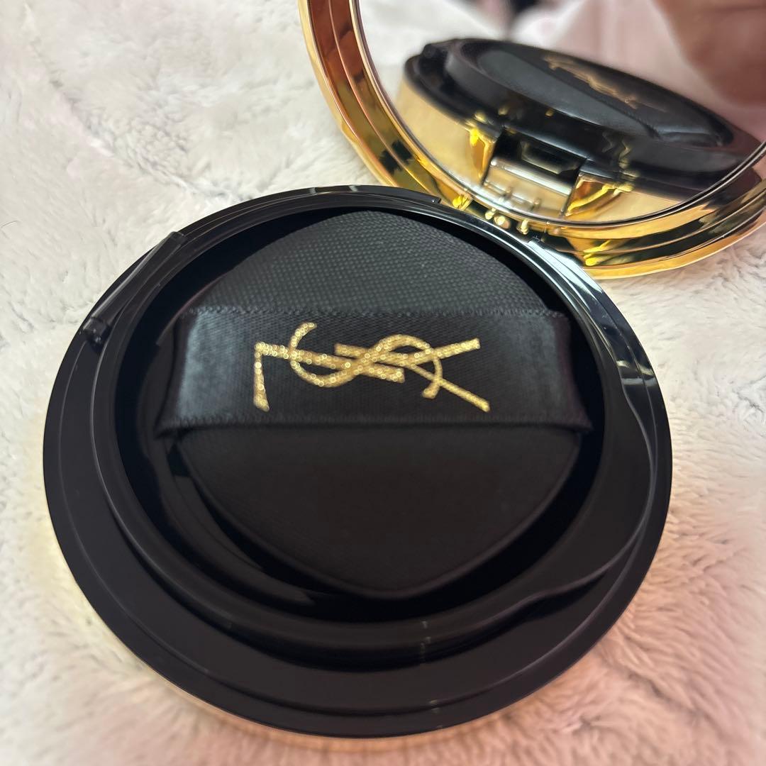 イヴサンローランTouche Éclat Glow-Pact Cushion