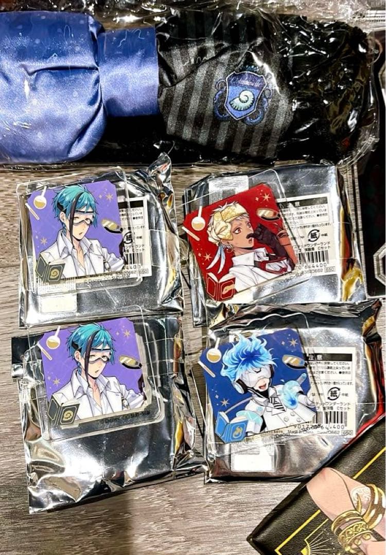 ツイステ　グッズ　まとめ売り　クッション　アクリルスタンド　手提げバッグ　ポーチ