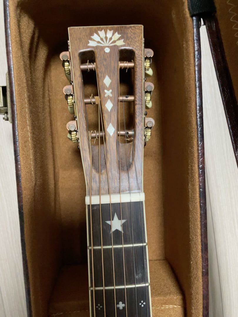 Washburn アコースティックギター ハードケース付き つるの剛士サイン入り