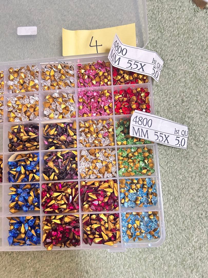 スワロフスキー　no4