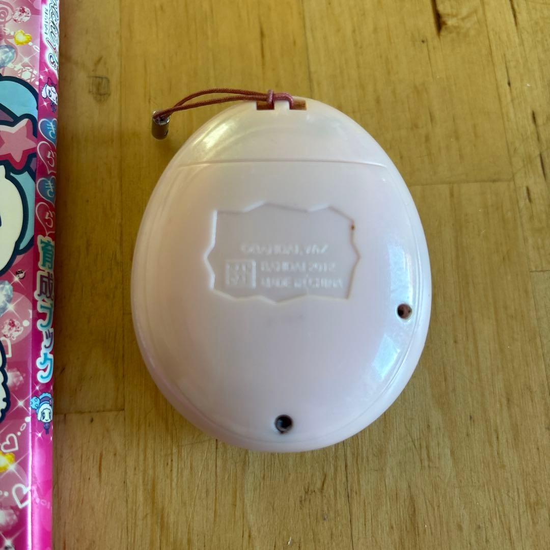 たまごっちTamagotchi P's 育成ブック付き（ポスター付き）-大阪通販サイト