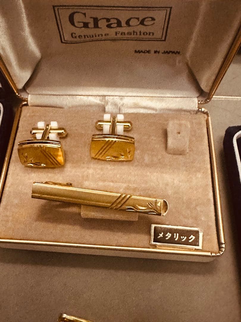 y*g様 遺品整理品と自分が頂いた物などになります。