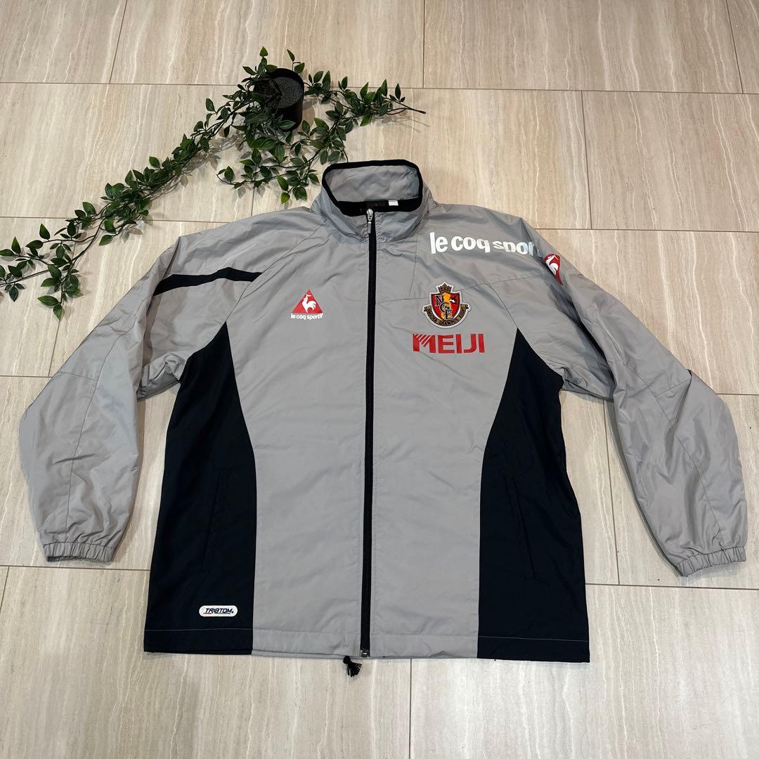 名古屋グランパスウィンドブレーカー