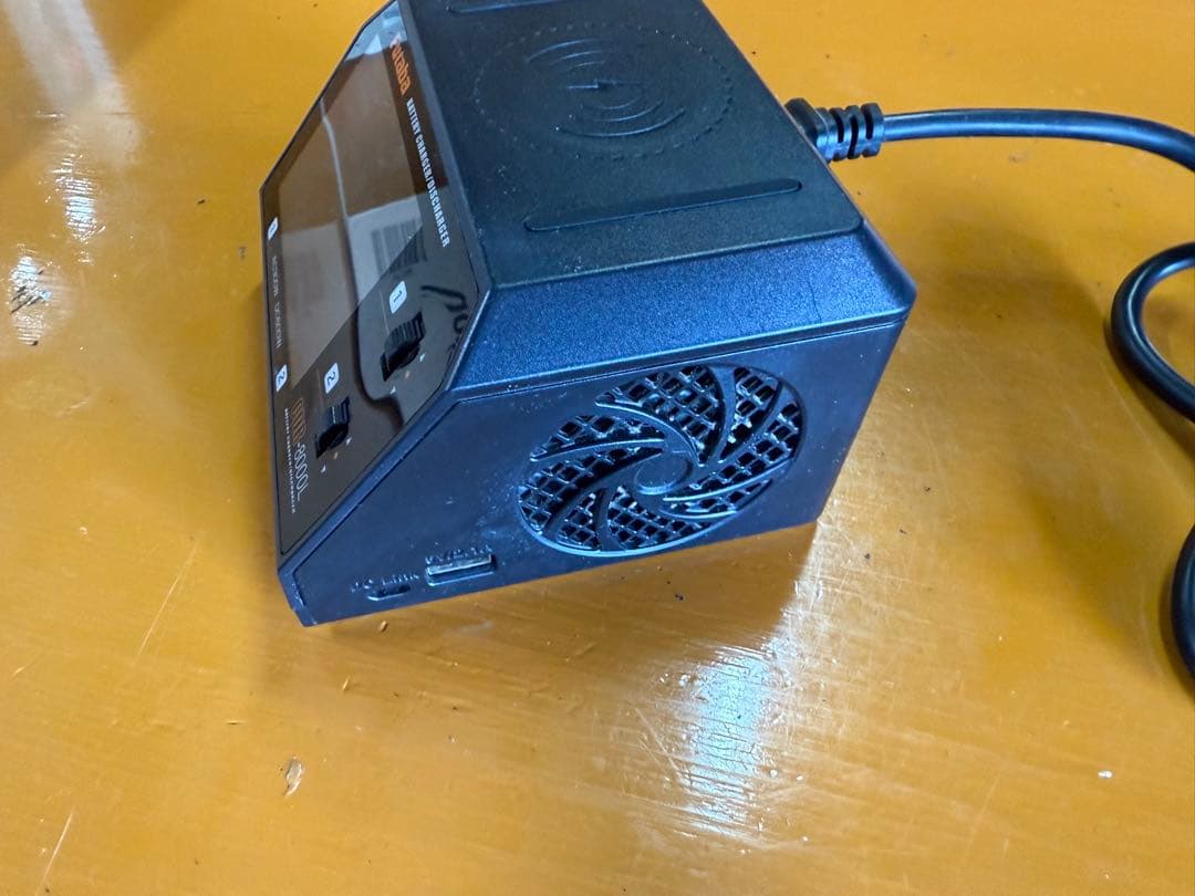 Futaba CDR-8000L バッテリーチャージャー