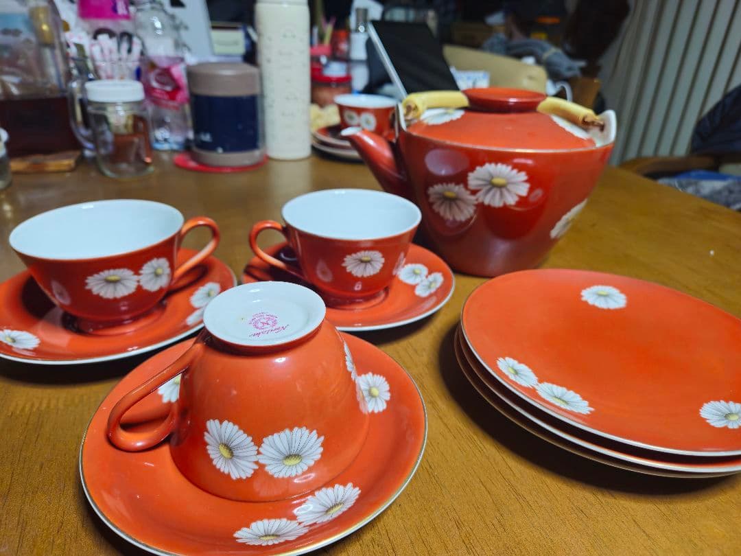 プレミアノリタケ赤菊カップ&ソーサー