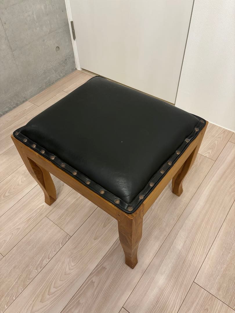 ★値下げ中★BALI Andrea Stool - チーク材とレザーのスツール