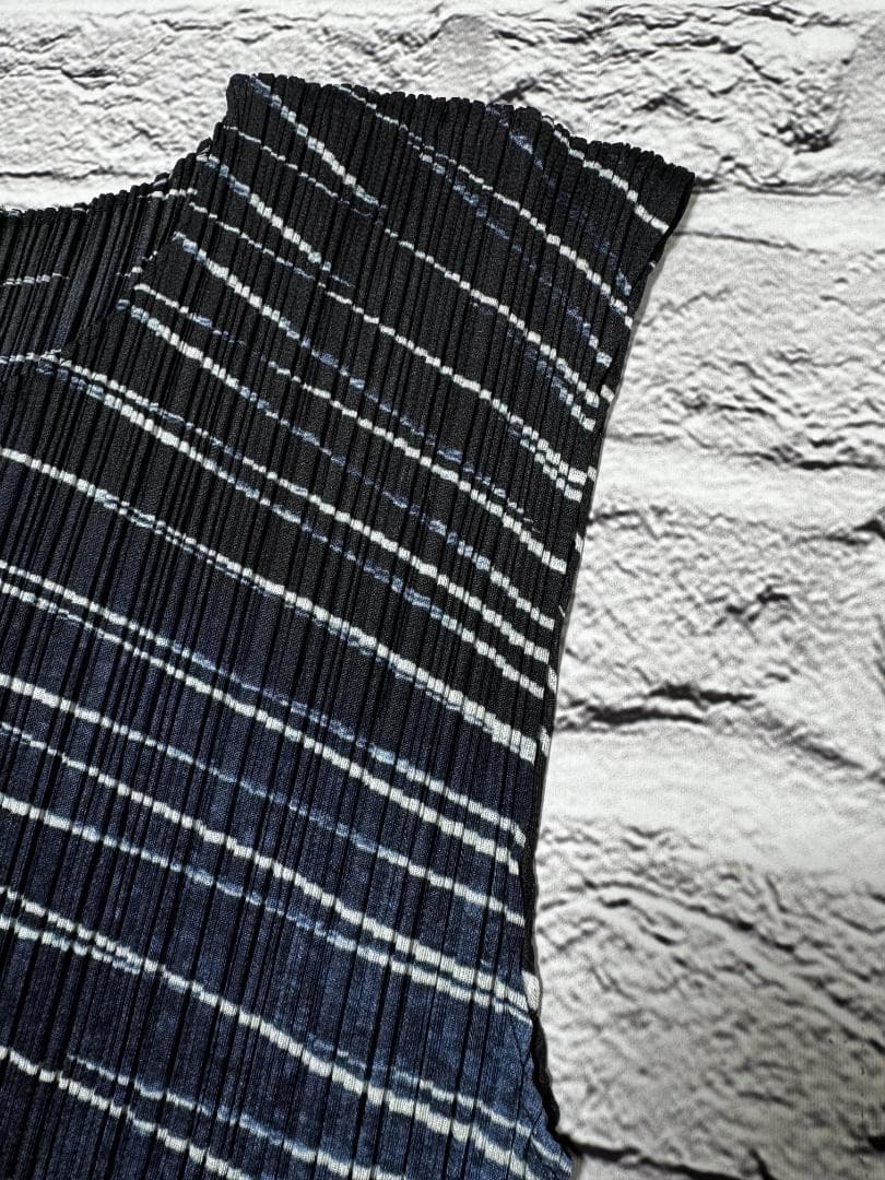 ⚜*️様 良品 プリーツプリーズ　ノースリーブ　ｗ13225-0915-①　サイ