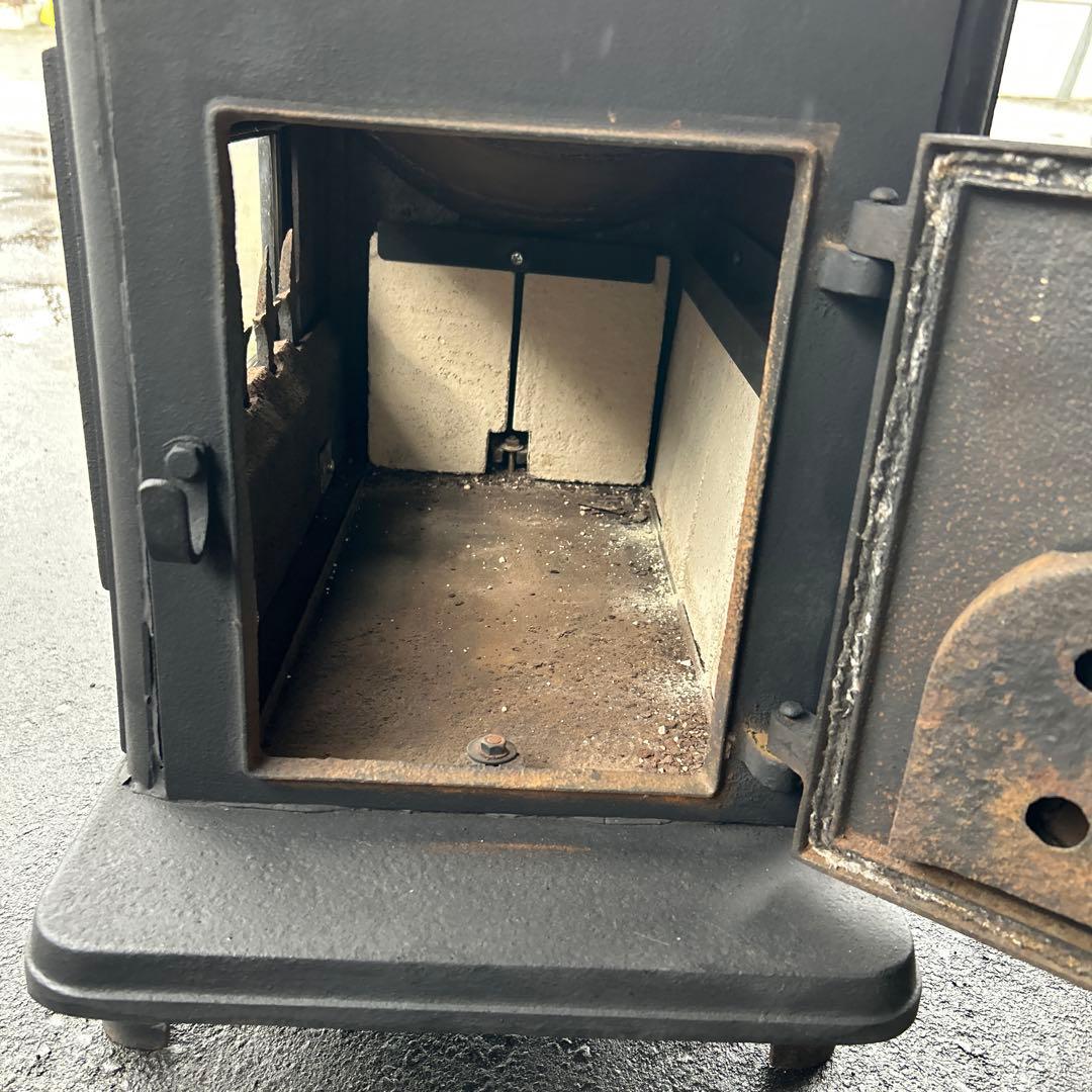 古い薪ストーブ だるまストーブ 鋳物 鉄製 暖炉 置物 レトロ