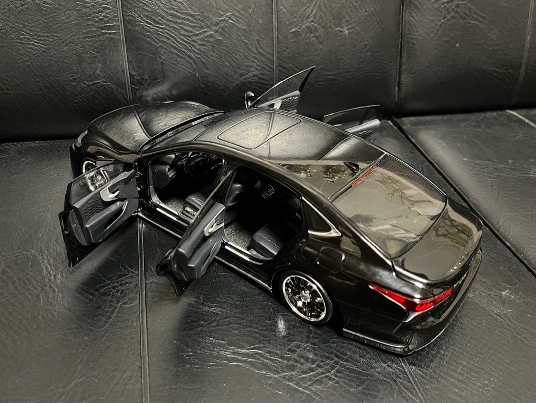 レクサス LS500h 1/18
