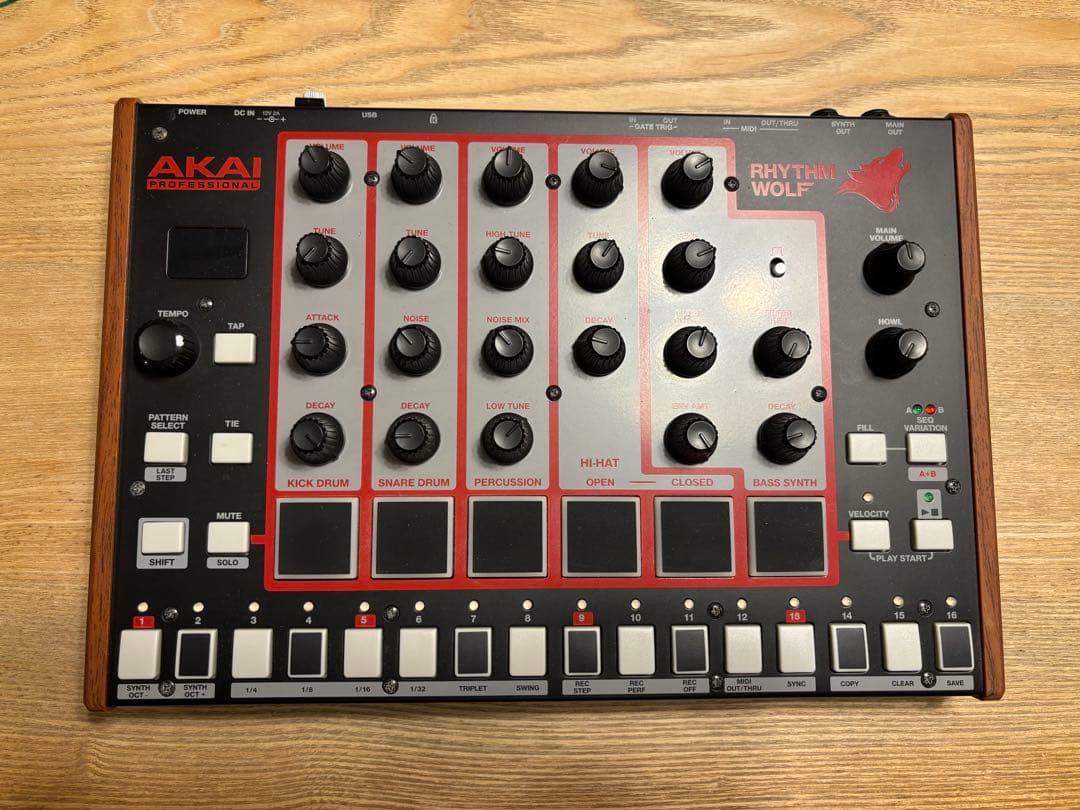 AKAI Rhythm Wolf ドラムマシン ACアダプター付き - メルカリ
