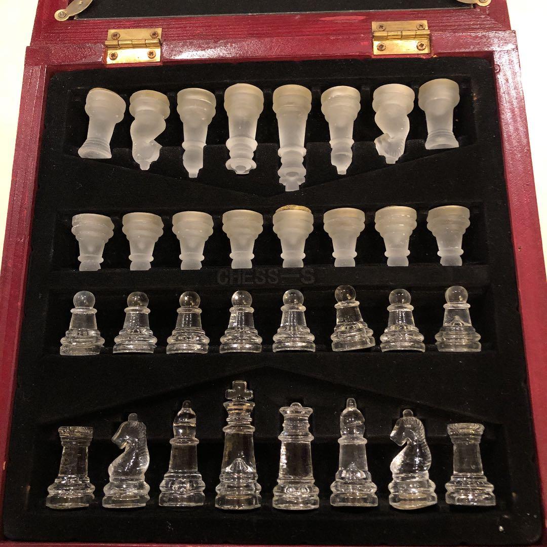 硝子製のチェス