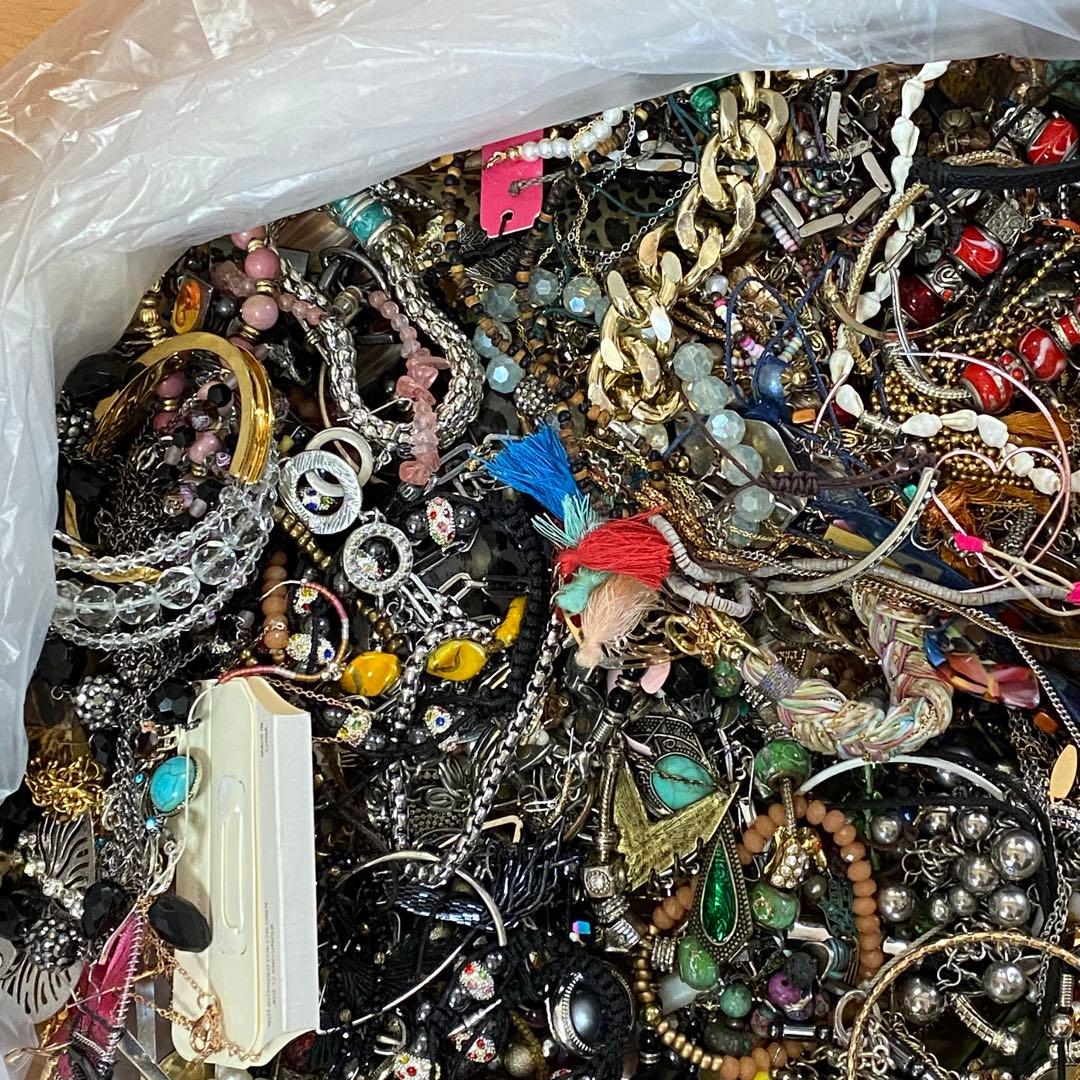 大量　まとめ売り　ジャンク　未選別　アクセサリー色々⑫　約8.7㎏　ネックレス他