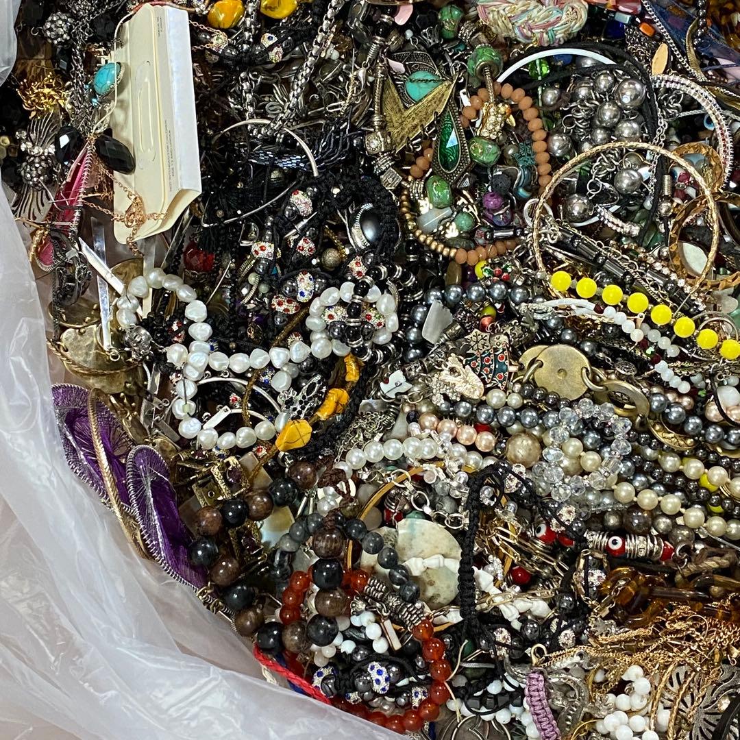 大量　まとめ売り　ジャンク　未選別　アクセサリー色々⑫　約8.7㎏　ネックレス他