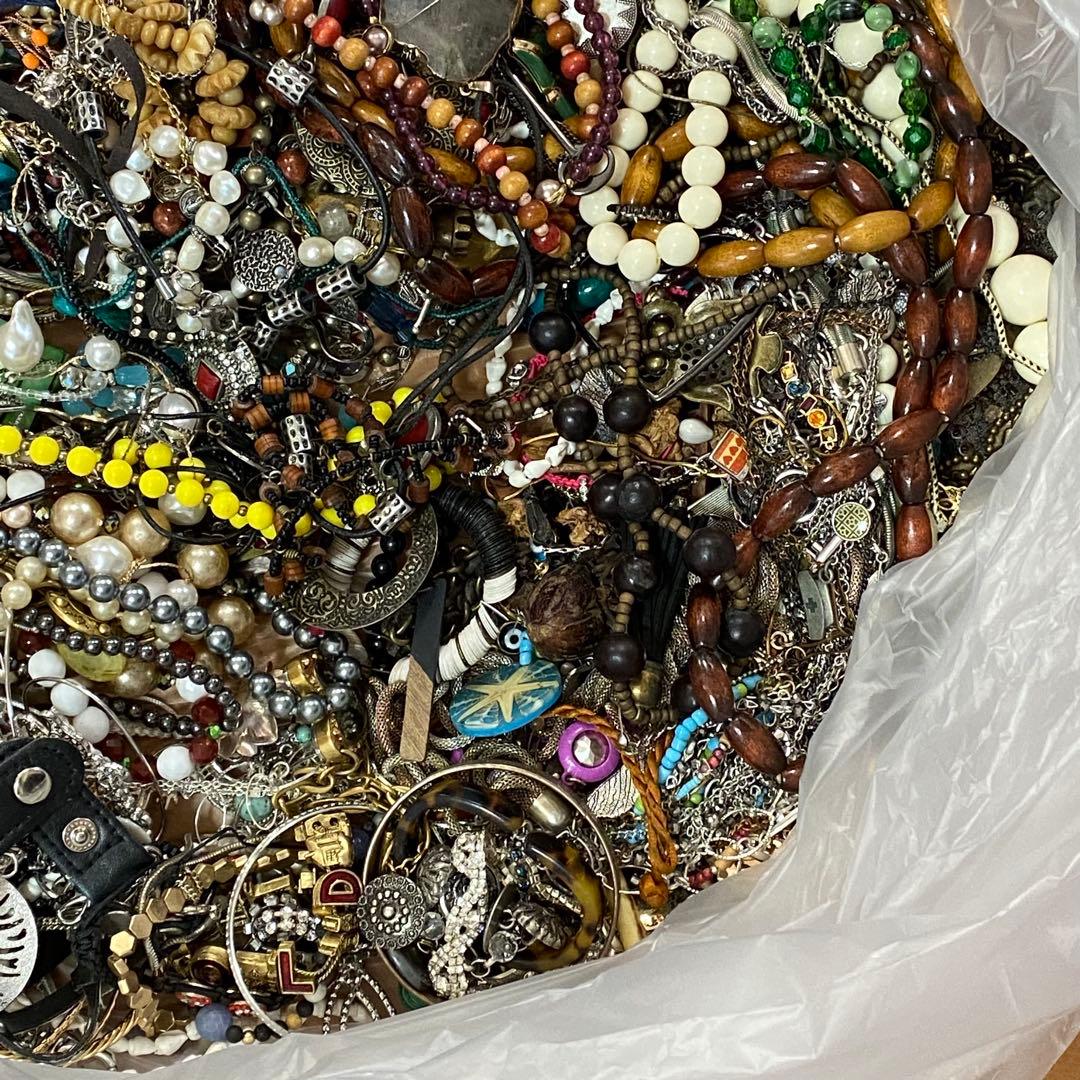 大量　まとめ売り　ジャンク　未選別　アクセサリー色々⑫　約8.7㎏　ネックレス他