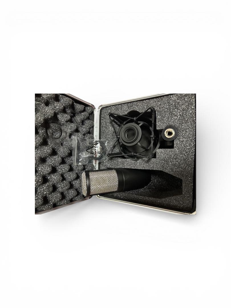 AKG P220 コンデンサーマイク ショックマウント付き