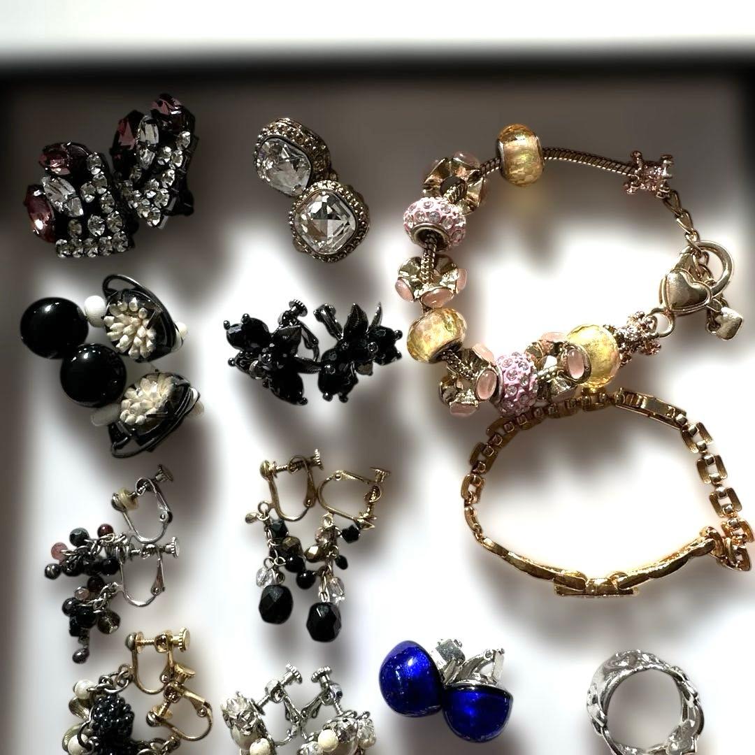 遺品整理　アクセサリーまとめ イミテーション　28個