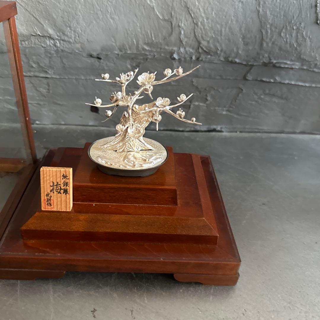 銀製 梅の木の彫刻 ガラスケース付き 光則作