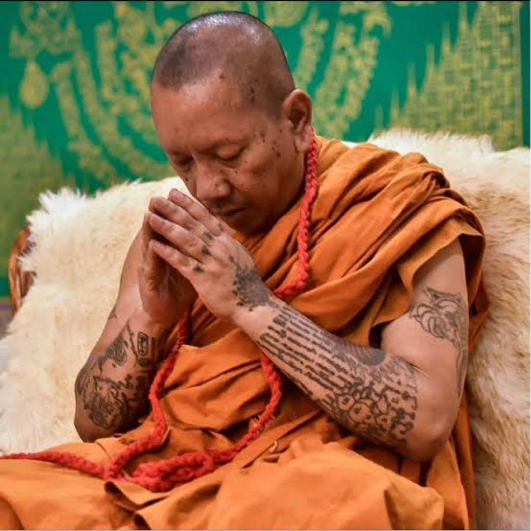 袈裟入り　チャナイ師の伝説の虎王と秘術　プージャオサミンプラ　プラクルアン　E