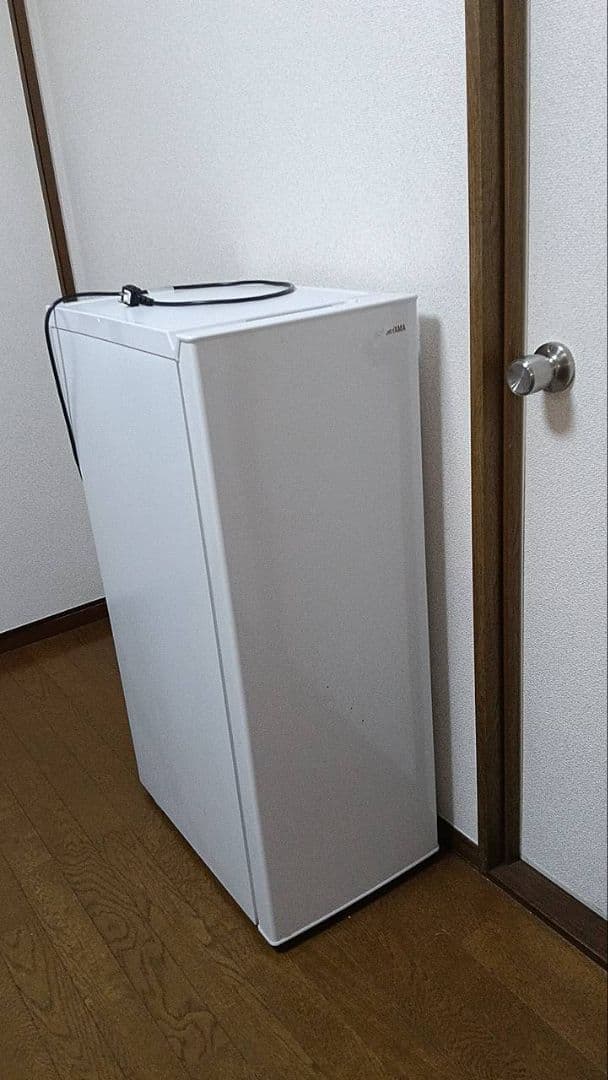 アイリスオーヤマ IUSN-8A-W 冷凍庫 スリム 小型 家庭用 自動霜取り