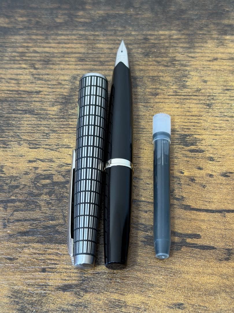 新品未使用　1976年製　蝕刻　エリート　18金　万年筆　パイロット　細字