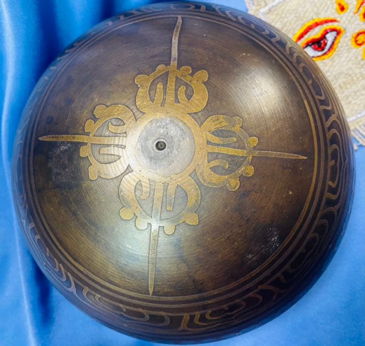 密教法具大瞑想鈴（スティック・敷布付き）③