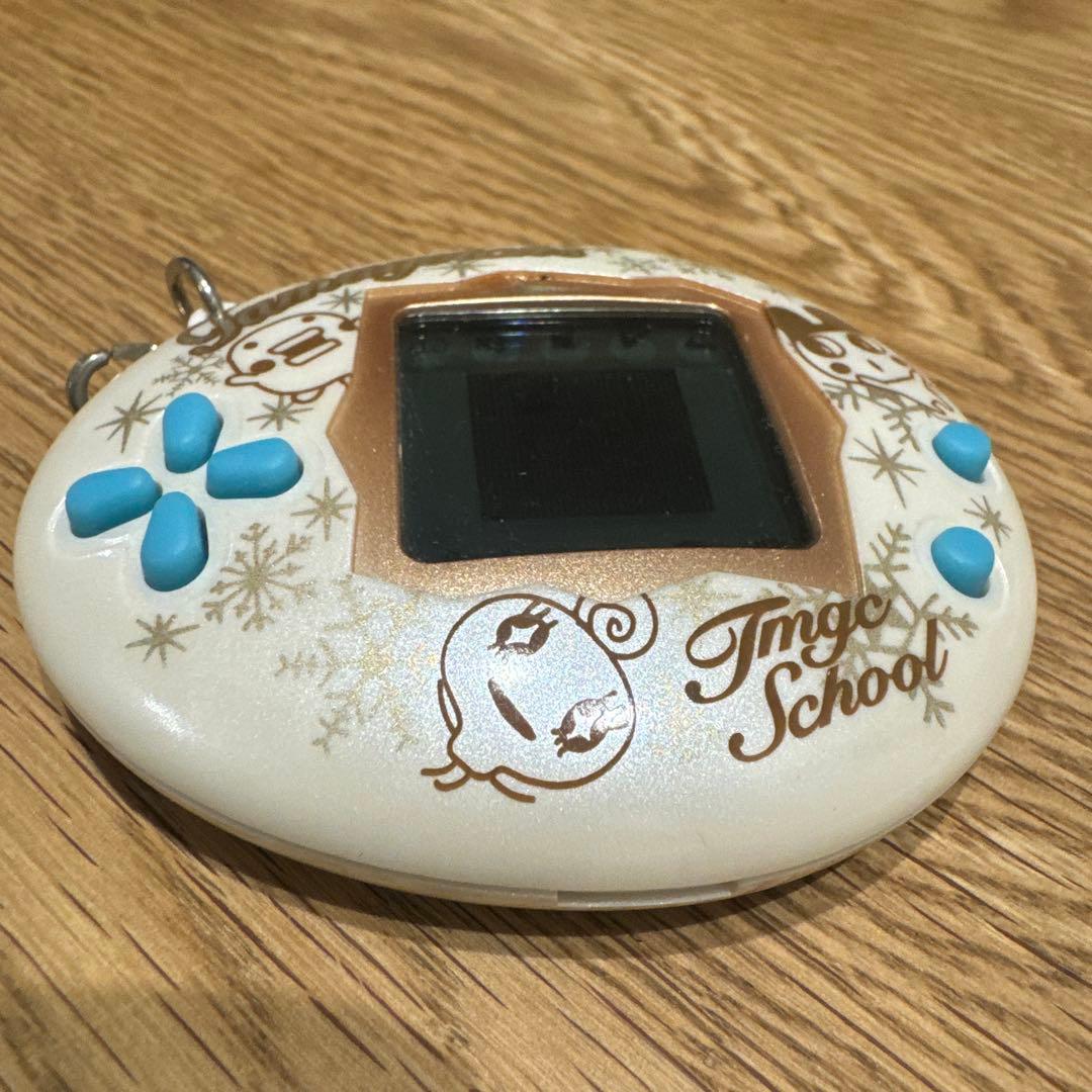 希少】たまごっちスクール ユニクロコラボ せーとぜーいんしゅーごっち