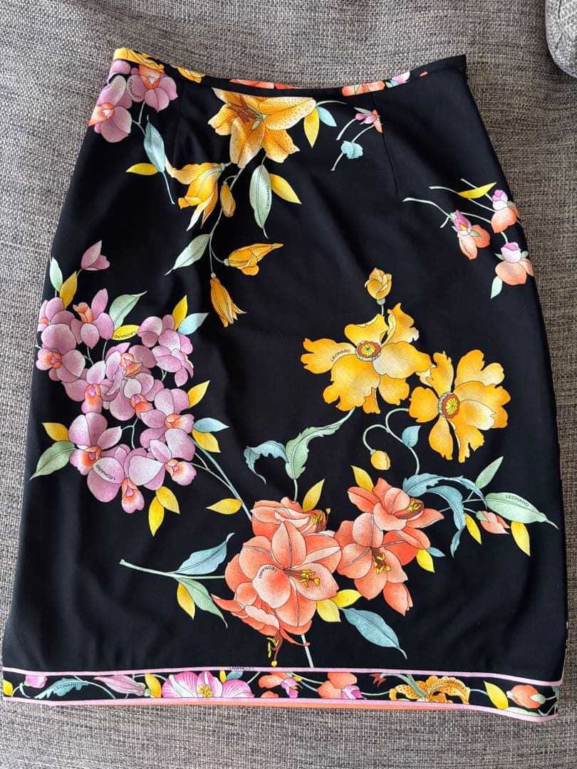 ま*り様 【美品】【LEONARD】カンカン タイトスカートＭ