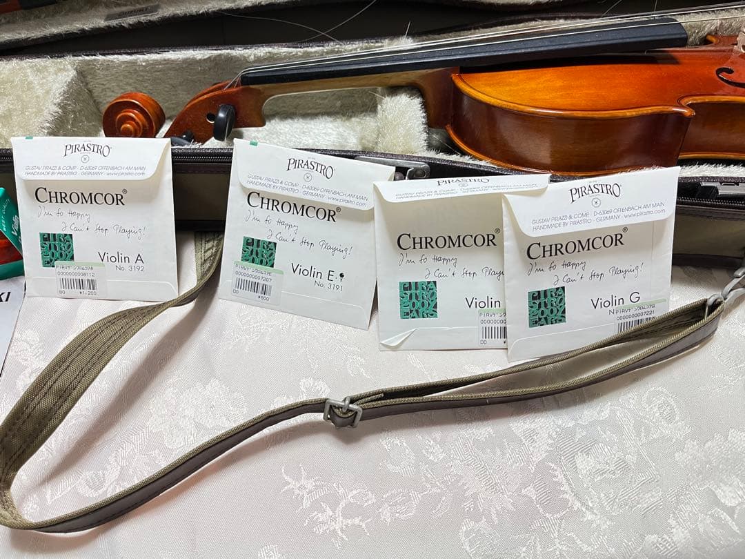 バイオリン　スズキ　SUZUKI 鈴木　楽器を守る丈夫なハードケース付き