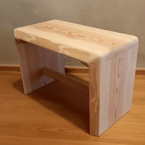 一点モノ国産杉低床スツール、ベンチ無垢杉根元杢一枚板&