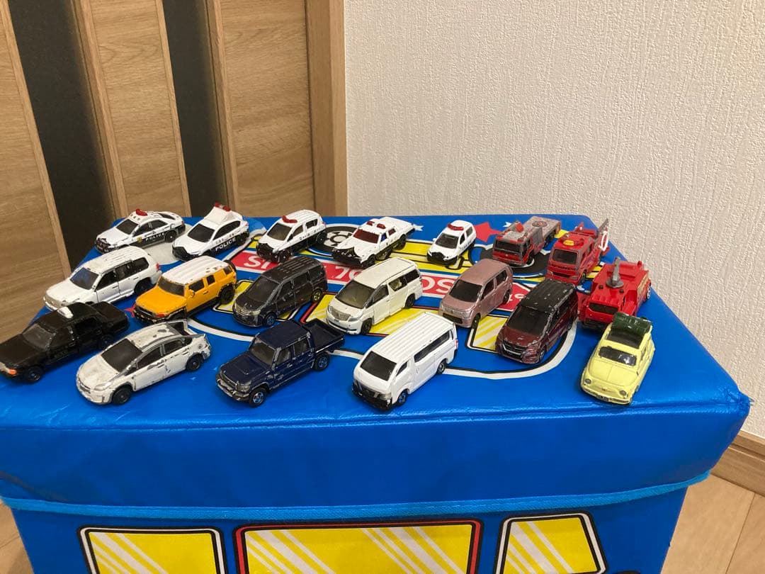 トミカセット スクールバス収納付き