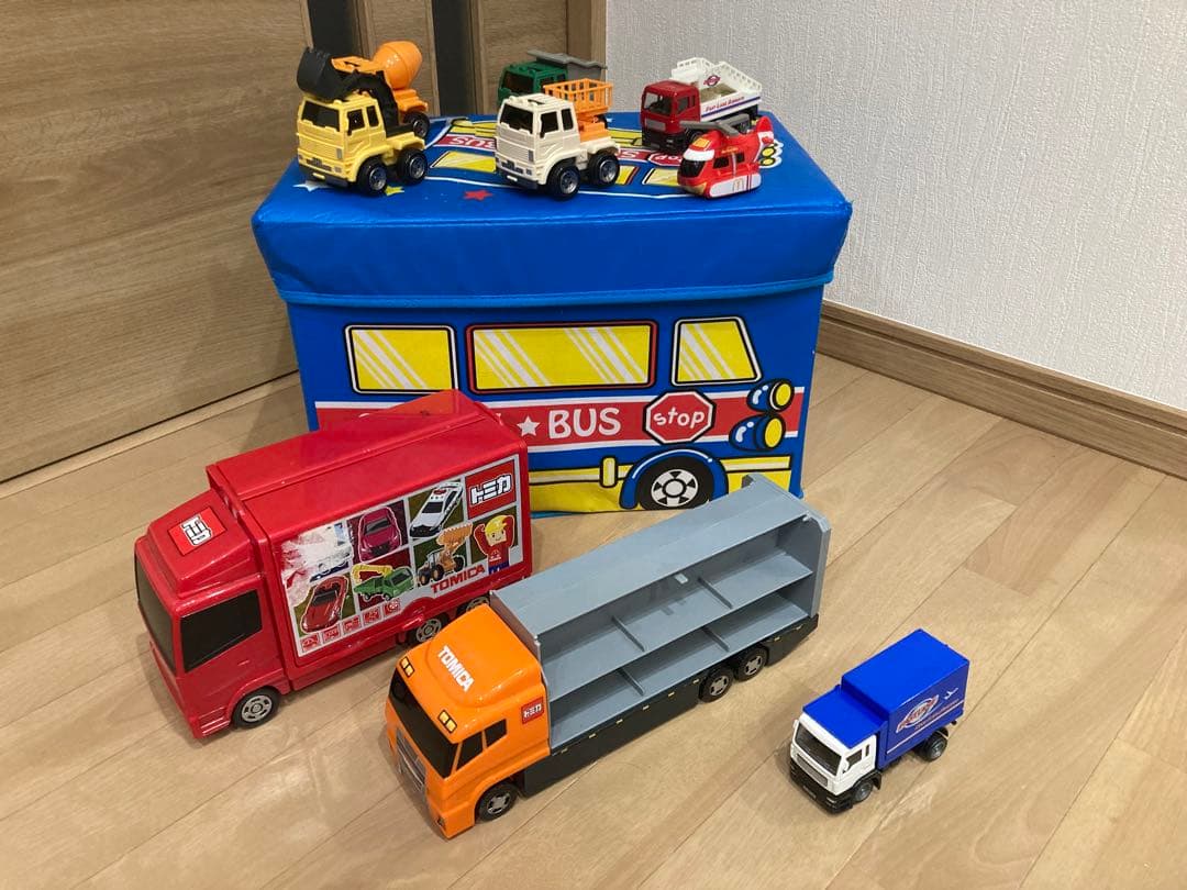 トミカセット スクールバス収納付き