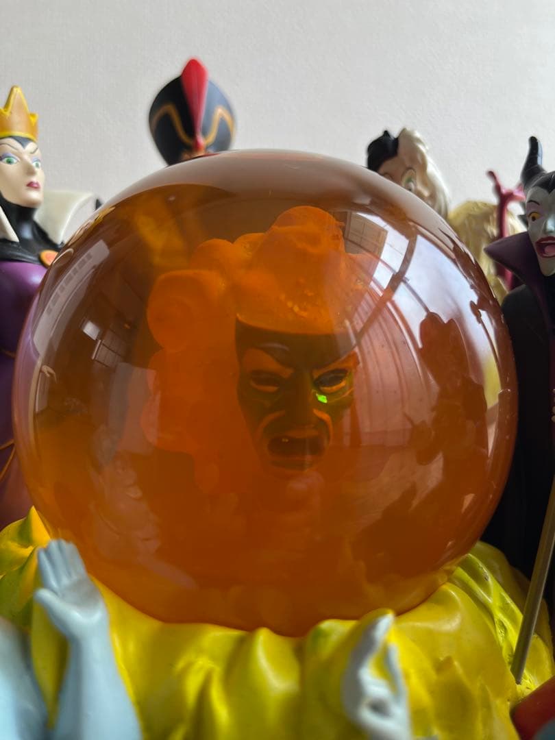 ディズニー ヴィランズのスノードーム