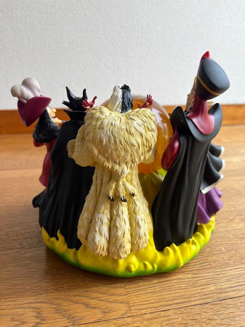 ディズニー ヴィランズのスノードーム