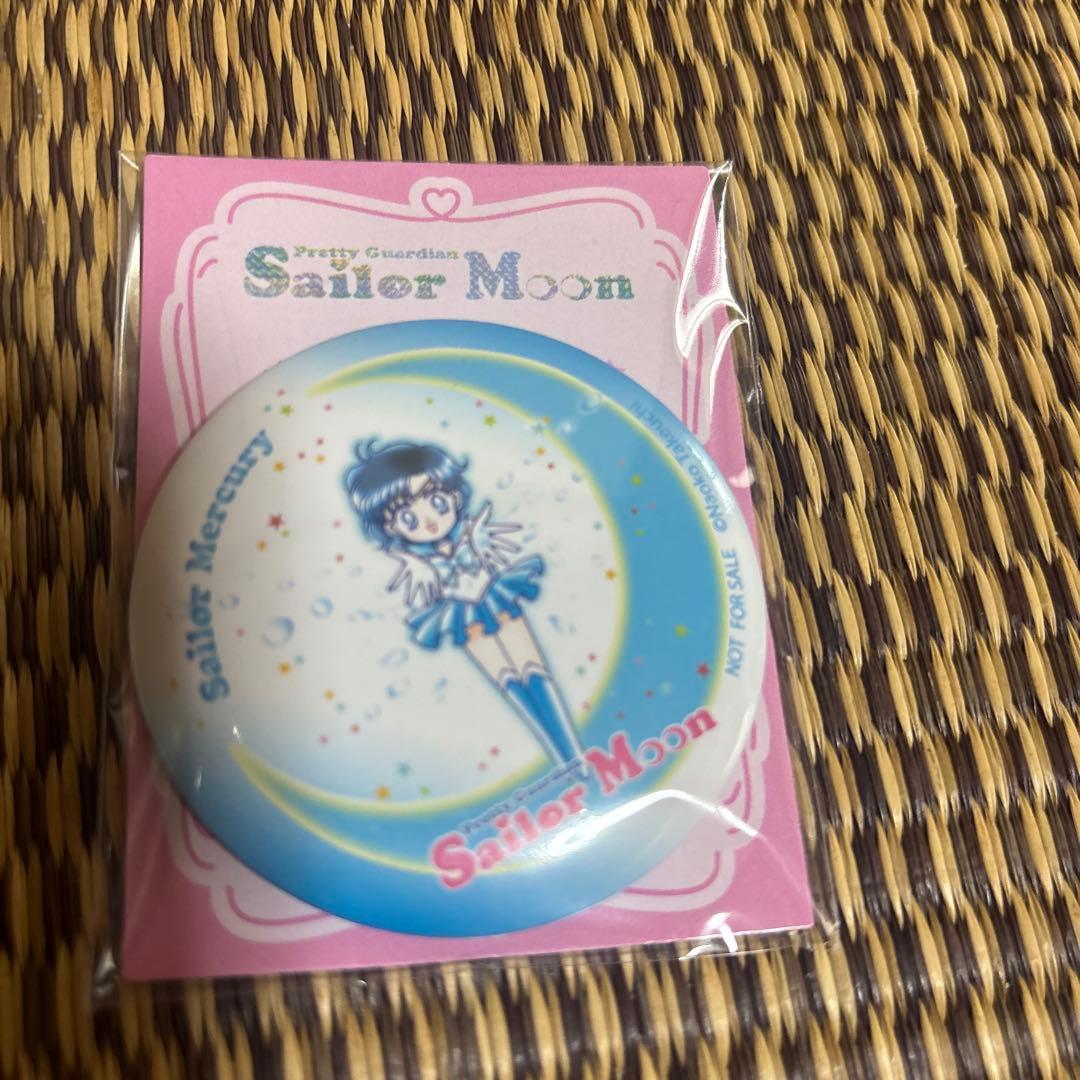 セーラームーン 缶バッジ 10個セット - メルカリ