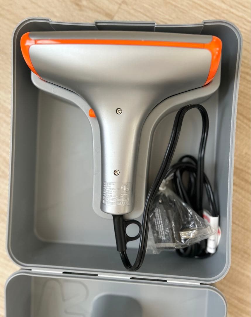 マークニューソン　ヘアドライヤー　 未使用箱入り品　＆　箱無し破損あり品の２点