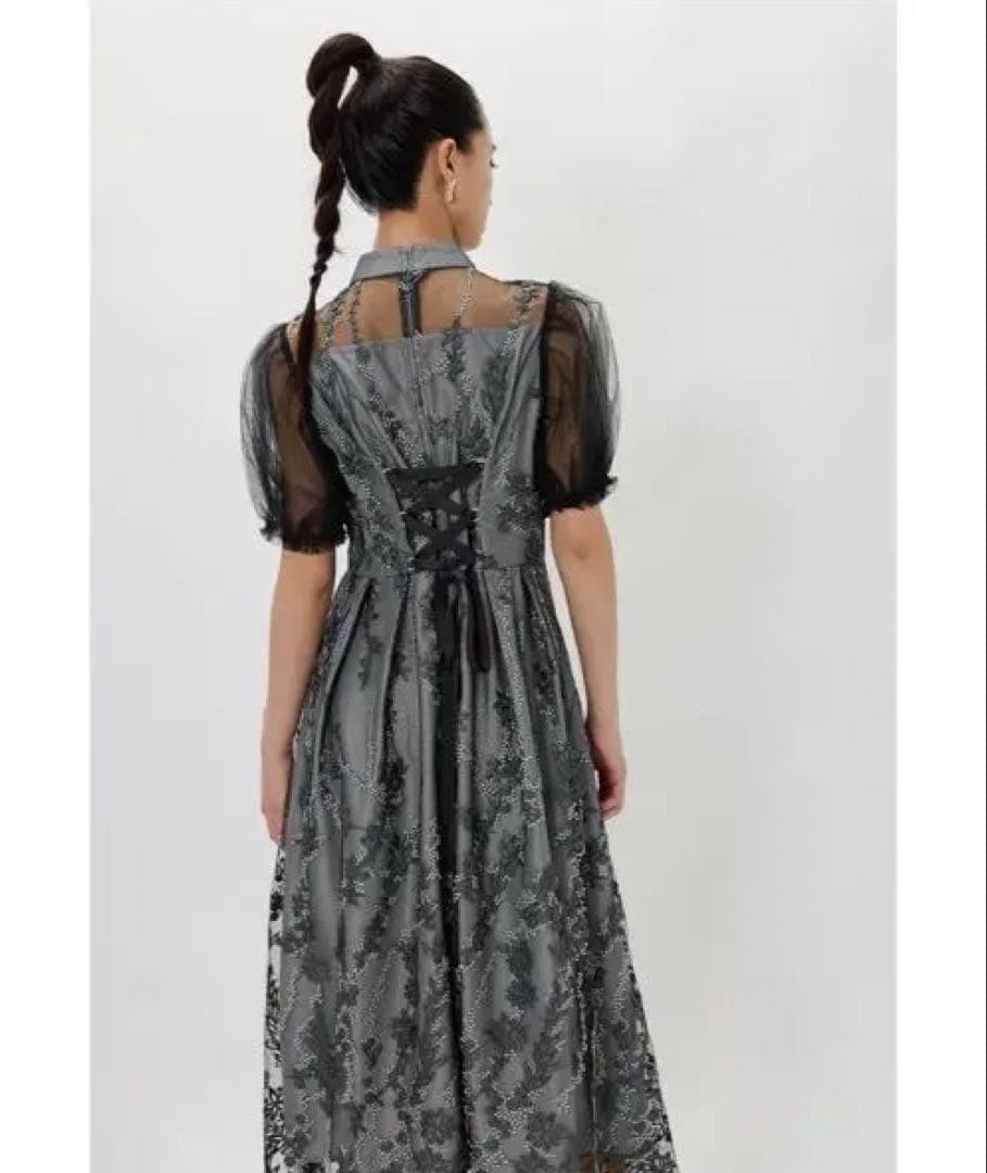 niana パフスリーブレース刺繍ドレス