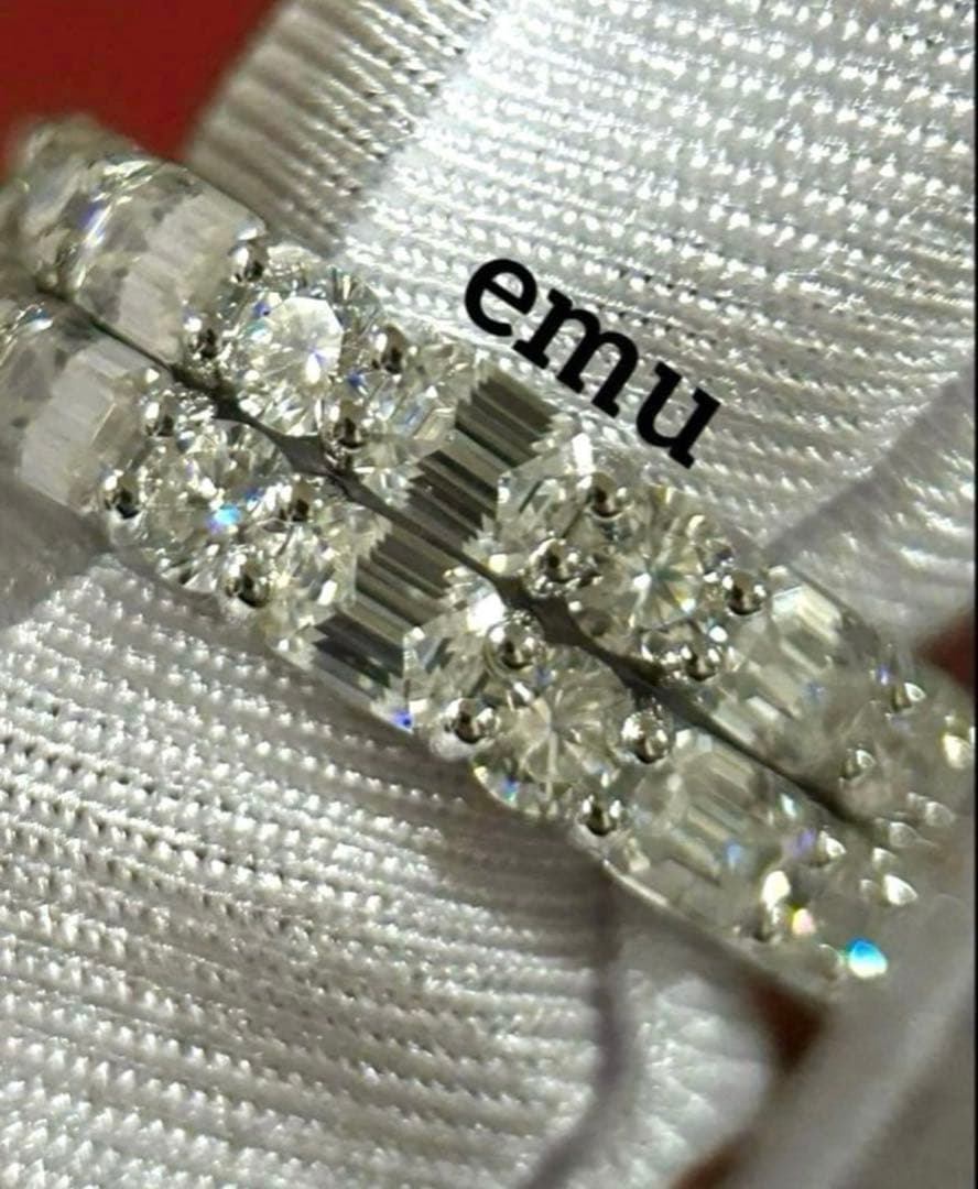 最高級モアサナイト/ ラウンドカット＆エメラルドカット ハーフエタニティリング