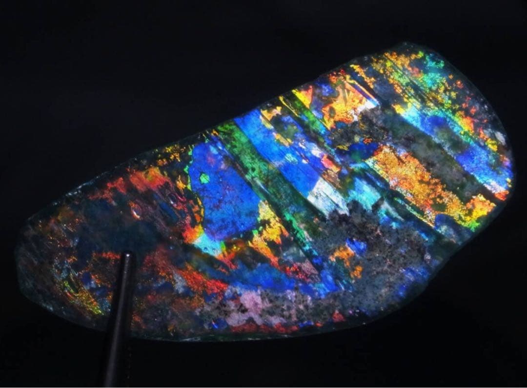 11.38ct 新品・2000年の時を超えた神秘・銀化が綺麗な天然ローマングラス