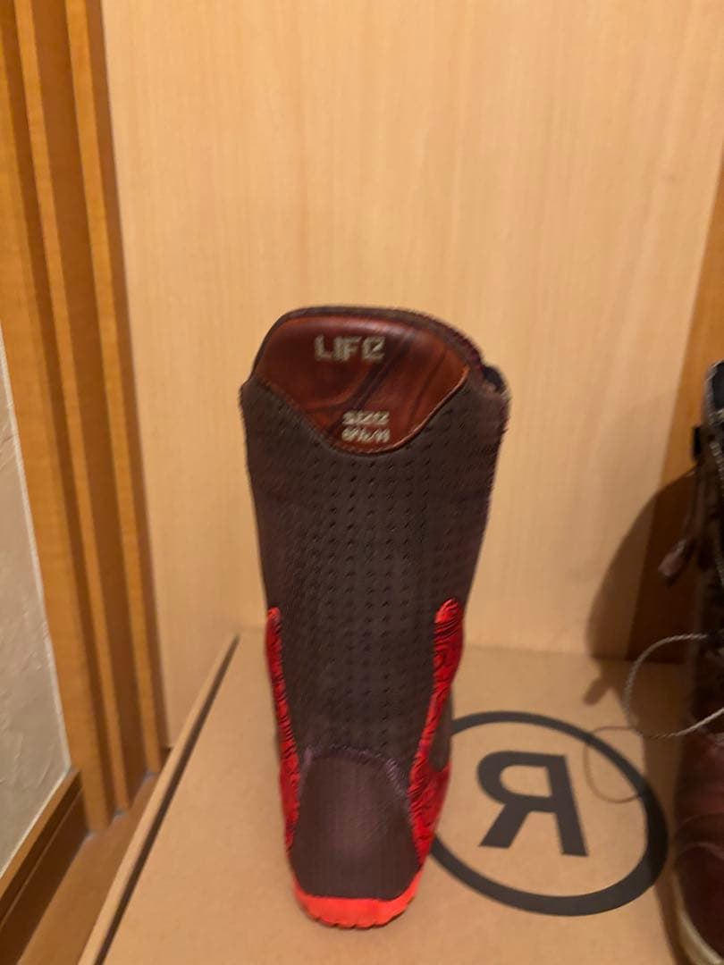 バートンアイオンレザー