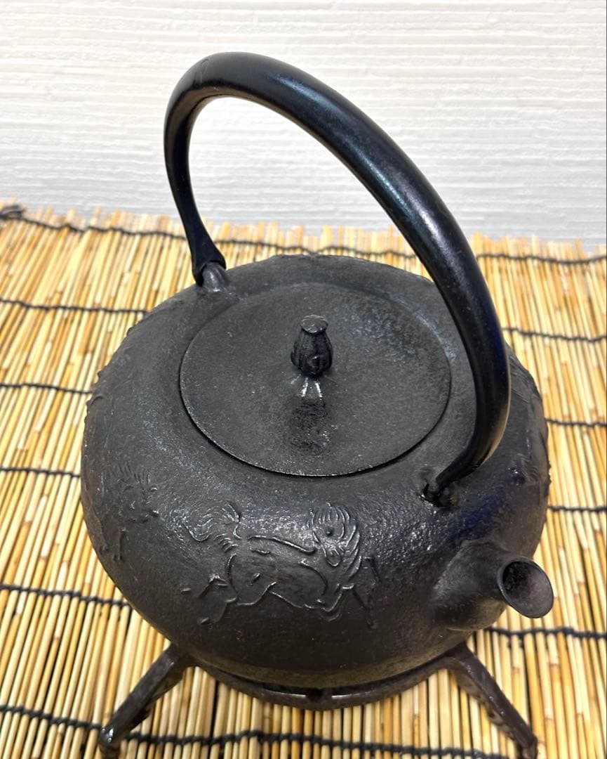 未使用品　南部伝統工芸士 及川寛治作　１３型姥口 馬　南部鉄瓶　南部鉄器　鉄瓶